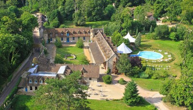 Noleggiare un elicottero : Abbaye des Vaux de Cernay – Vallée de Chevreuse