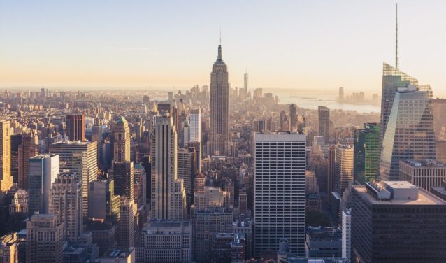 Empire State Building au coucher du soleil, New York.