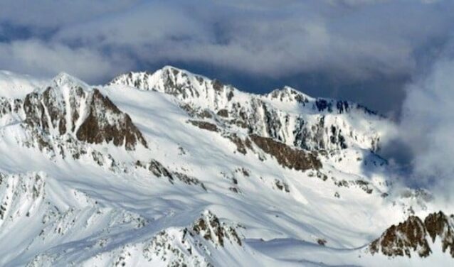 Des sommets sous les nuages, parfaits pour les voyageurs de Chambéry Méribel