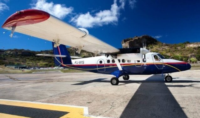 DA 2 bleu blanc et rouge sur le tarmac