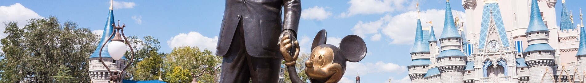 DISNEYLAND® PARIS in elicottero