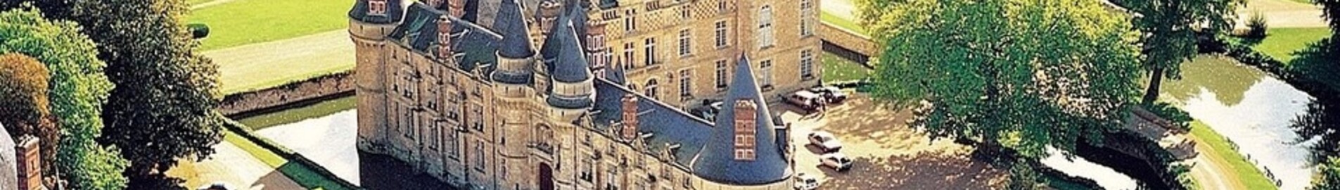 Noleggio di un elicottero per lo Château D’Esclimont con sorvolo del Tour de Paris