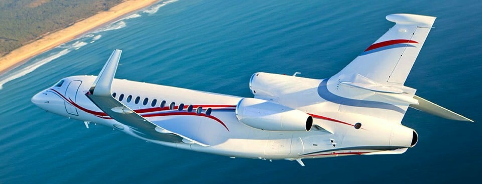 Falcon 7X-3 en vol au dessus de la mer