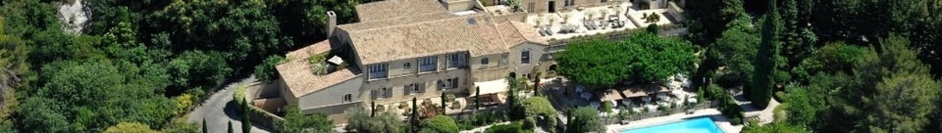 Noleggio di un elicottero per L’oustau de Baumanière a Les Baux-De-Provence