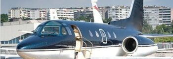 Location de jet privé : SABRELINER 65 sur le tarmac.