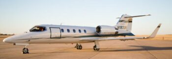 location de jet privé : LEARJET 31 sur le tarmac