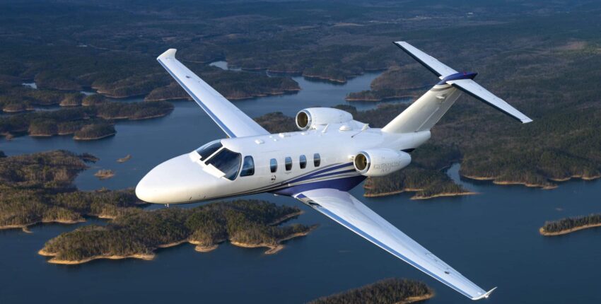 Citation M2 Cessna blanc en vol