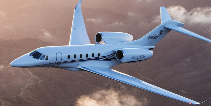 Citation X blanc en vol