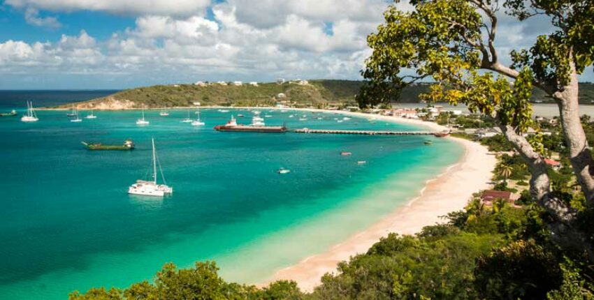 location de jet privé vers Anguilla, plage turquoise.