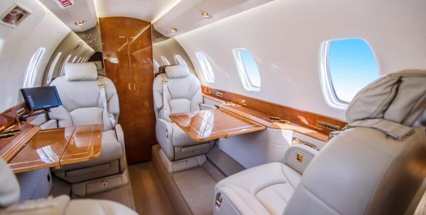 Citation X intérieur luxueux blanc et en bois