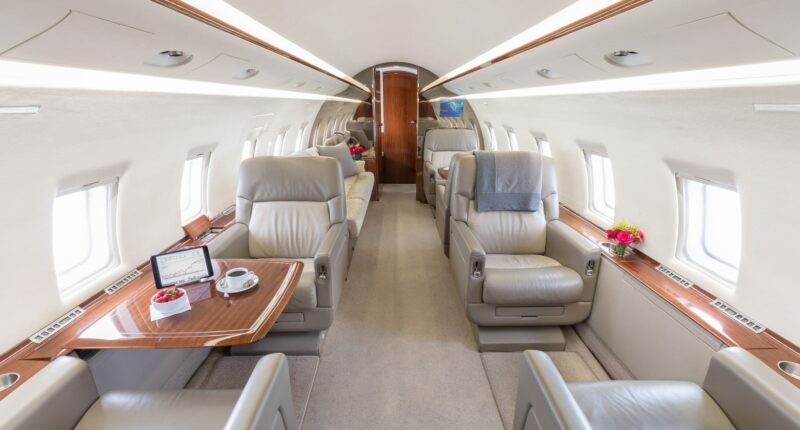 Noleggio jet privato CHALLENGER 604