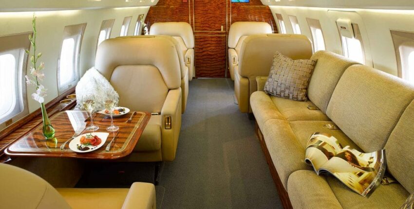 **Texte alternatif :** Localisation de jet privé : intérieur luxueux du CHALLENGER 601