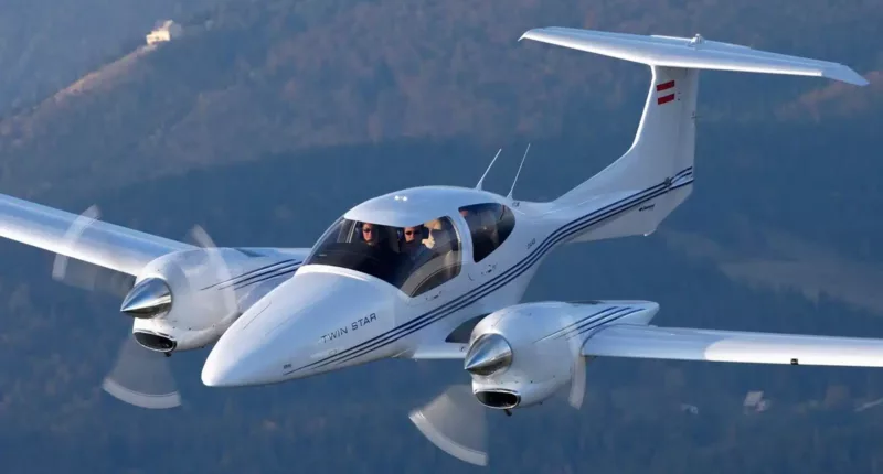 DIAMOND DA 42 TWIN STAR : noleggio jet privato