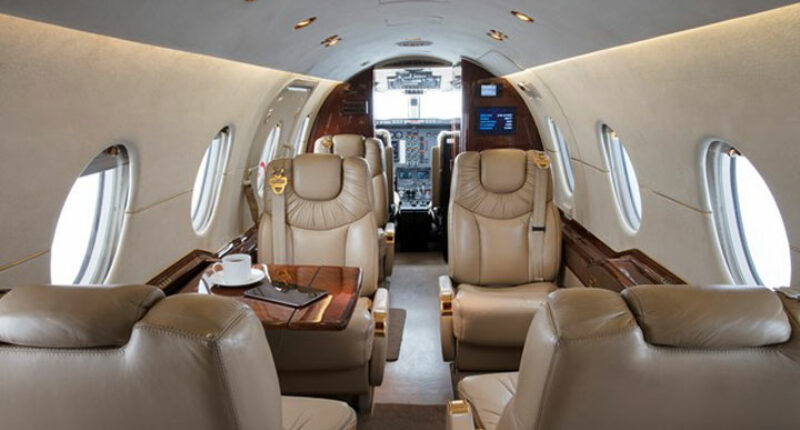 HAWKER 400 XP : Noleggio di jet privati 