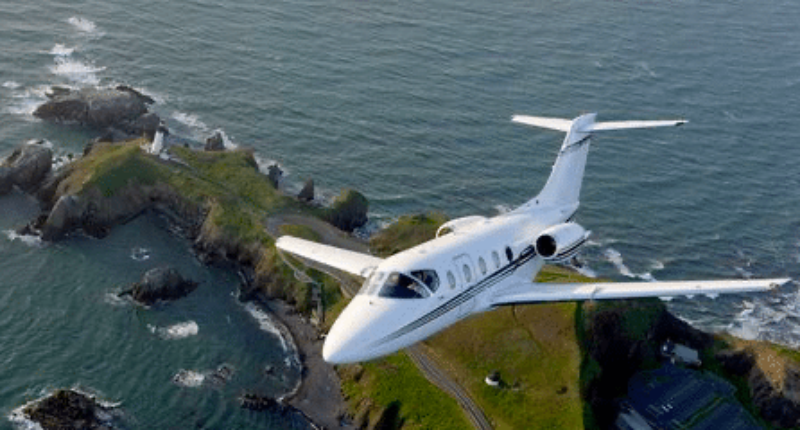 HAWKER 400 XP : Noleggio di jet privati 