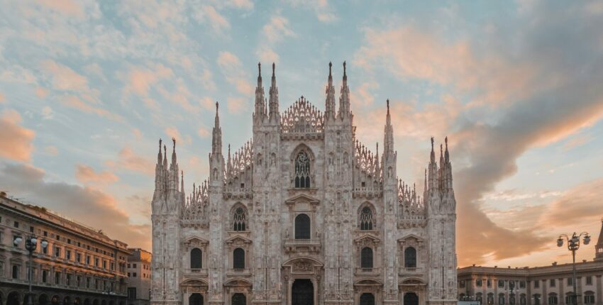 location de jet privé devant le Duomo majestueux