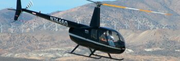 Robinson R44 en vol