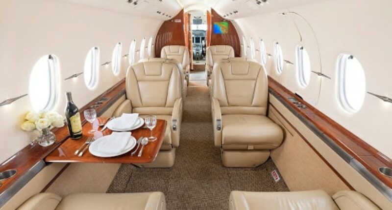 HAWKER 4000 : Noleggio jet privato 