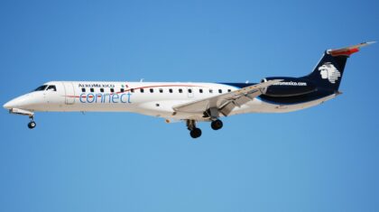 Embraer 145 en vol de groupe