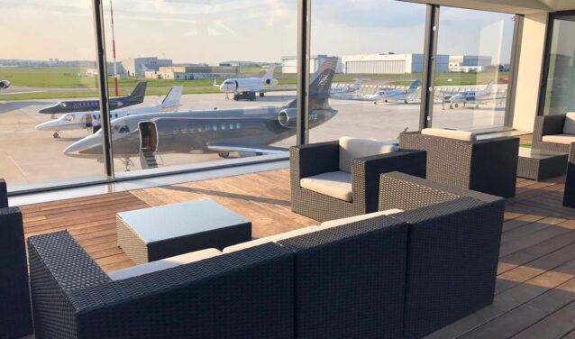 Terminal de jets privés FBO à l'aéroport de Paris Le - Bourget