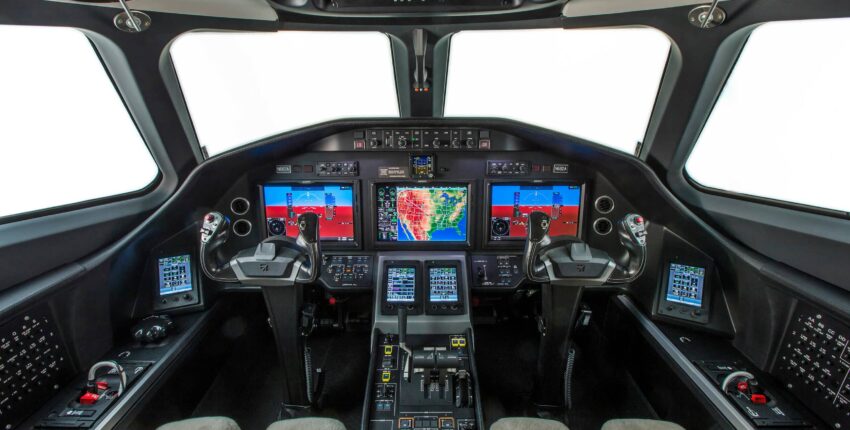 cockpit Citation Latitude