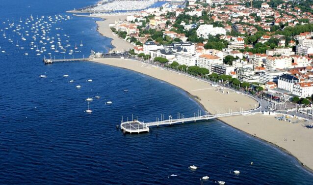 Arcachon-La Teste-de-Buch plage et marina animée