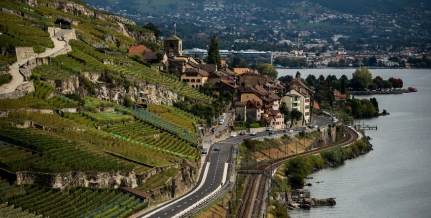 location de jet privé : Route du vignoble au bord du lac