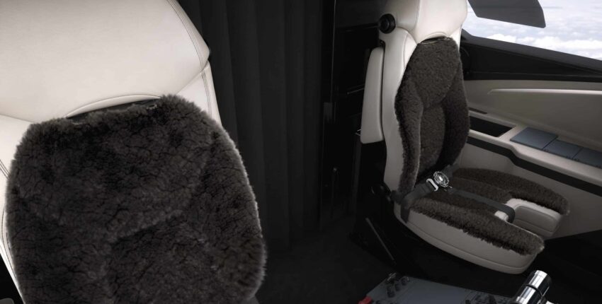 Location jet privé - Cockpit Challenger 650 avec sièges pilotes.