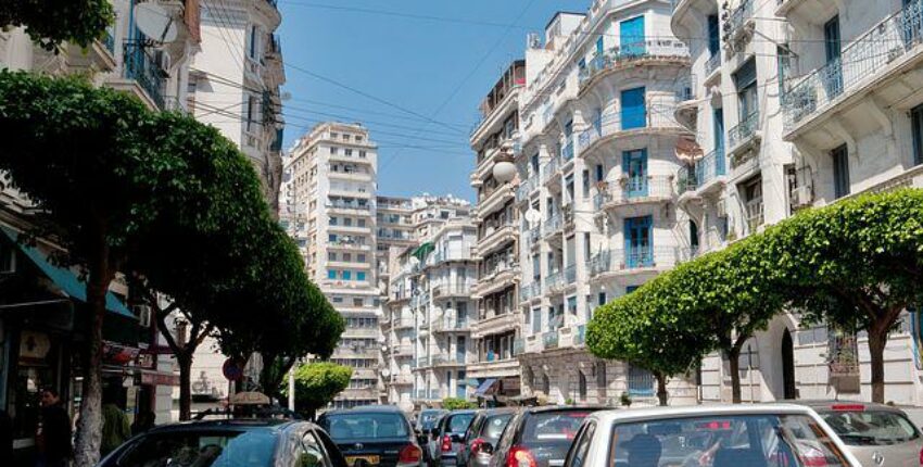 immeubles blancs, ville d'Alger en Algérie