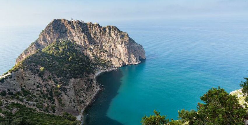 côtes d'Algérie avec mer turquoise