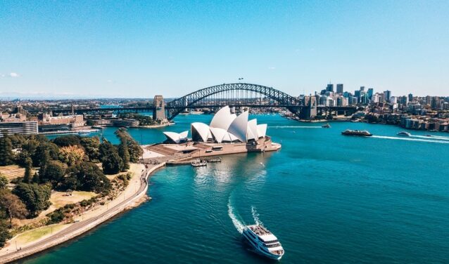 Port de Sydney : Opéra, pont, skyline et bateaux.