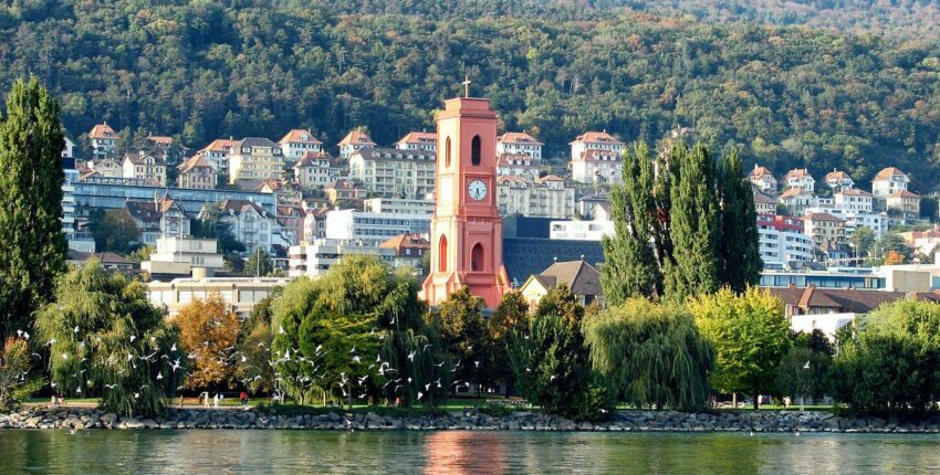 Neuchâtel vue depuis le lac