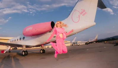 Sliv Air: Paris Hilton firma un Gulfstream a sua immagine e somiglianza